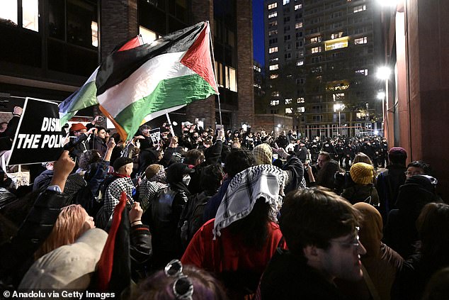Police intervene and arrest more than 100 New York University (NYU) students who continue their demonstration on campus in solidarity with Columbia University students and to oppose Israel's attacks on Gaza.