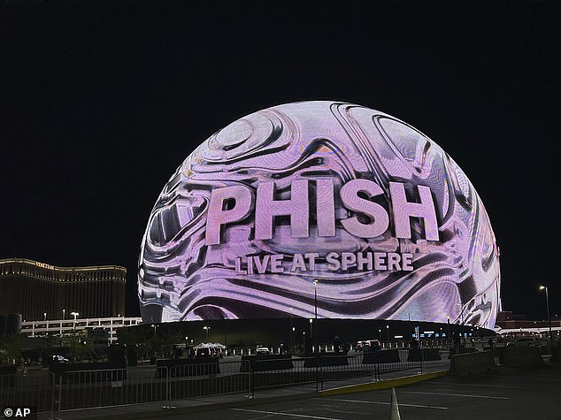 The $2.3 billion venue displayed a series of visually fascinating graphics to complement Phish's music on its LED screen.