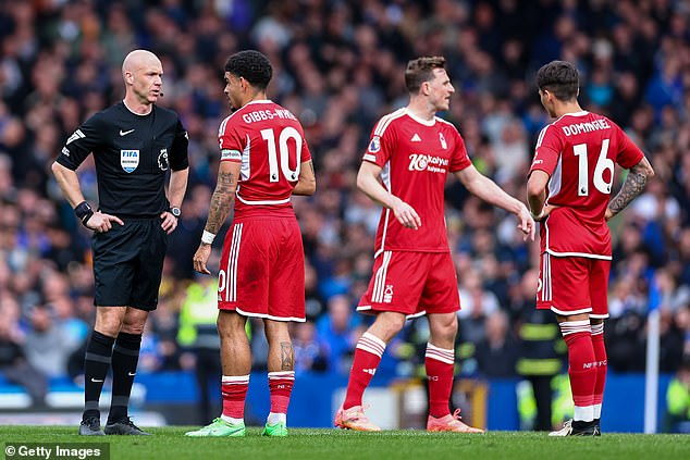 Forest were furious after several decisions went against them at Goodison Park.