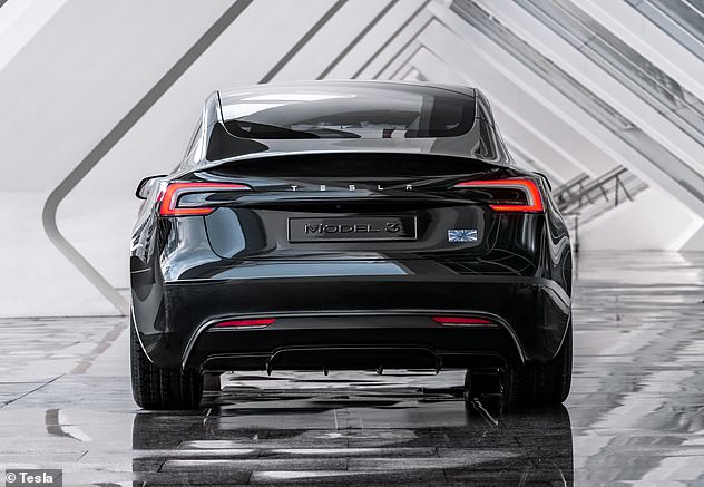 The exterior receives the same updates as the rest of the Model 3 range with an aggressive new front and rear fascia, cooling ducts, rear diffuser and carbon fiber spoiler.