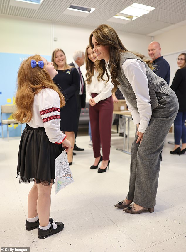 In October, Kate visited the Vsi Razom Community Hub in Bracknell to help send aid to the people of Ukraine when she struck up a conversation with the girl, called Liza.