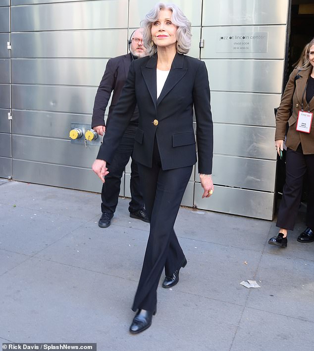The Barefoot In The Park actress struck a few poses as she arrived at Lincoln Center where the festivities took place.