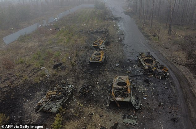 The Minister of Defense of Ukraine also reported that between February 24, 2022 and February 16, 2024, Russia has lost approximately 6,465 tanks, 12,129 armored fighting vehicles, 9,641 artillery units and 984 multiple launch rocket systems.