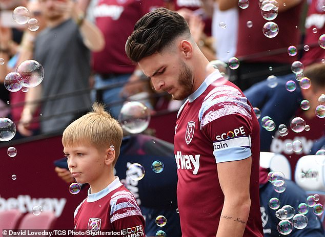 In August 2022, Rice appeared to confirm the birth of his first child with Lauren by revealing a tattoo dedicated to a newborn child during a match when he played for West Ham United.