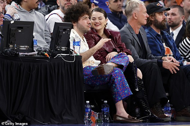 Earlier this week on Monday, both Selena and Benny Blanco were spotted snuggling together at the New York Knicks game held at Madison Square Garden.
