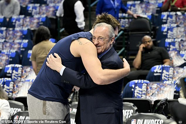The couple shared a warm hug on the court before the Mavs' game against the Clippers.