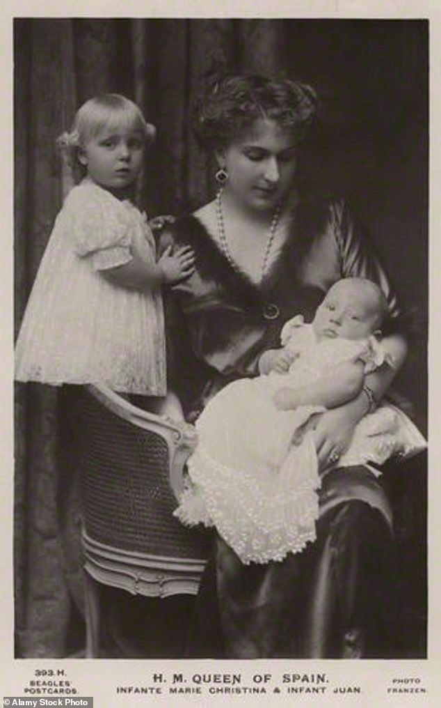 Ena, Queen of Spain with her children Infanta María Cristina and Infante Juan in 1913
