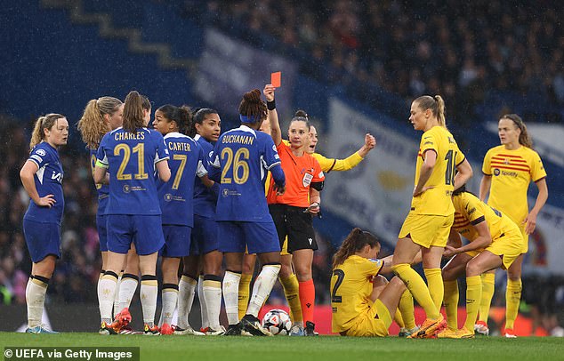 Kadeisha Buchanan received a controversial second yellow card, reducing Chelsea to 10