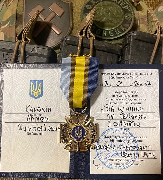 Already in January 2015 he saved the lives of his friends in Debaltseve, controlled by Ukraine, warning them of an imminent attack and giving them time to take shelter before Russian rockets began to rain from the sky (pictured: Kariakin's medals).