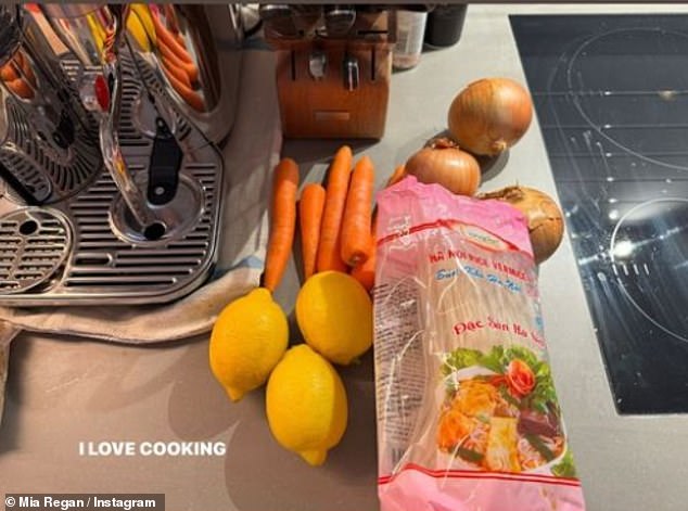 Mia also took to Instagram to share her love of cooking and gave a little sneak peek of the couple's worktop.