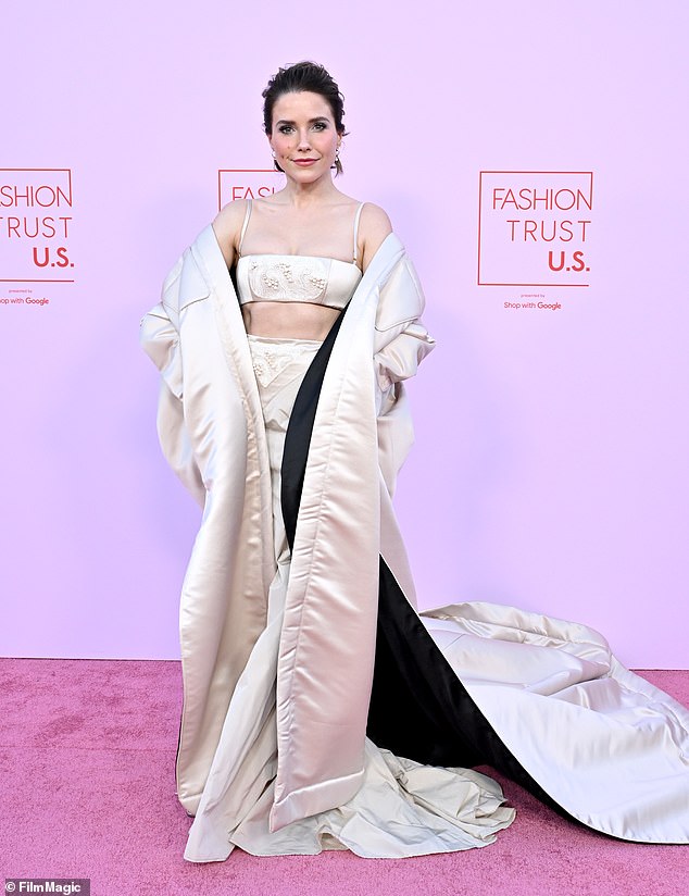 1714410814 38 Sophia Bush reflects on coming out by sharing a powerful