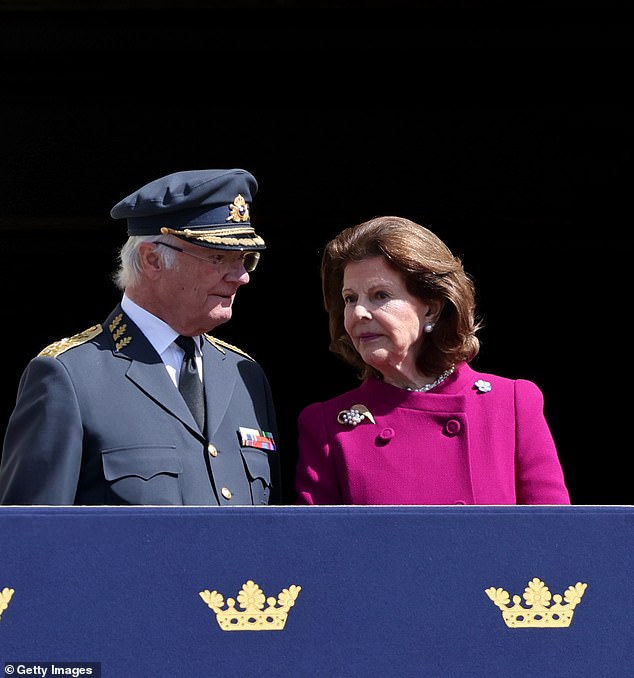 The Swedish royal family was in top form as they greeted well-wishers who wanted to see the King on his birthday.