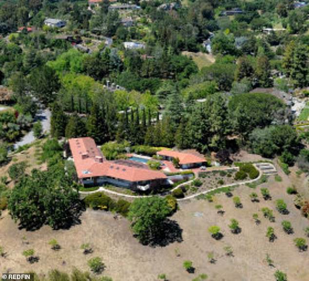 Pichai's current net worth is made up of $424 million in stocks and around $600 million in stock sales since he became CEO of Google.  In the photo, Pichai's mansion in California, valued at 40 million dollars.