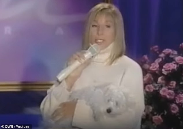 Barbra appeared on The Oprah Winfrey Show wearing a white turtleneck and carrying her white dog Sammie around the studio and also insisted that her microphone be painted white.