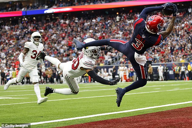 Dell had an impressive rookie season with the Texans, totaling 709 receiving yards and 7 touchdowns.