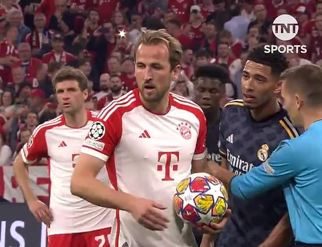The referee quickly removed the Real Madrid midfielder from the penalty