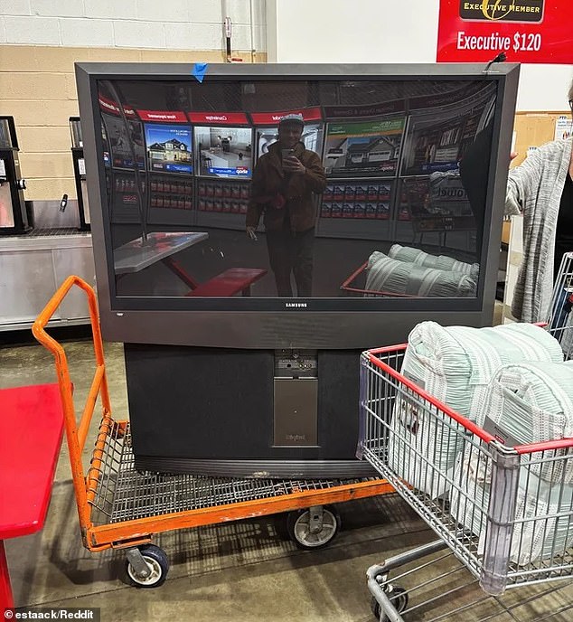 The viral image showed a Samsung projection TV from the early 2000s on a flat cart at a Costco being processed for a refund.