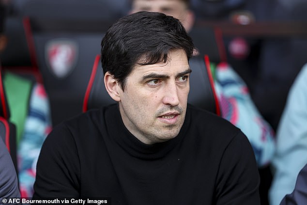 Andoni Iraola insisted Bournemouth were robbed of a penalty in stoppage time against United