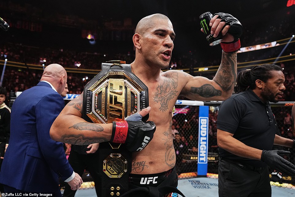 Alex Pereira defeated Jamahal Hill in the main event of UFC 300 to defend his light heavyweight title for the first time.