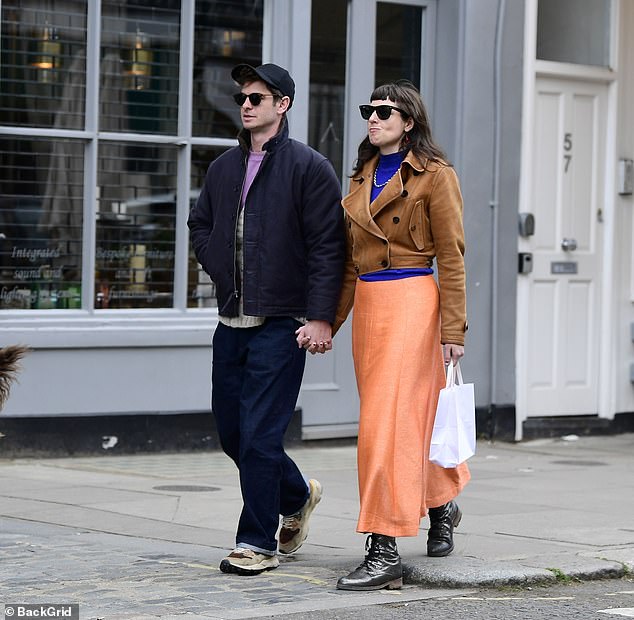 Andrew Garfield stepped out with his new girlfriend, Dr. Kate Tomas, in London's Primrose Hill last week, as they continue their budding new romance.