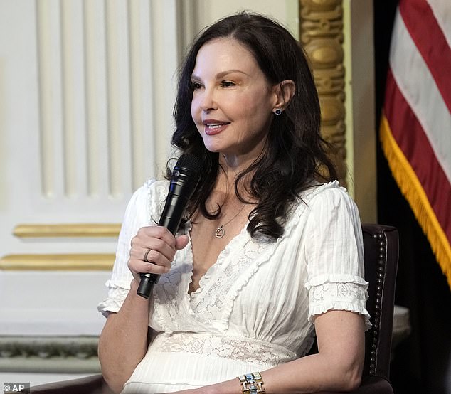 Ashley Judd gave a moving speech about suicide prevention while speaking about the sudden death of mother Naomi Judd, who died from a self-inflicted gunshot wound.