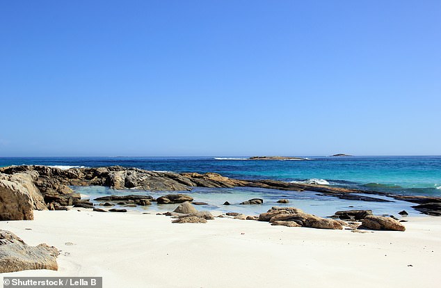 Cape Arid Desperate bid to reach fishermans body lost in