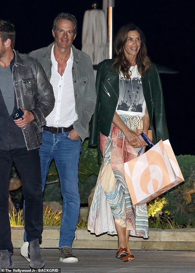 Cindy Crawford was a vision of style for dinner at Nobu Malibu restaurant with husband Rande Gerber on Tuesday night.
