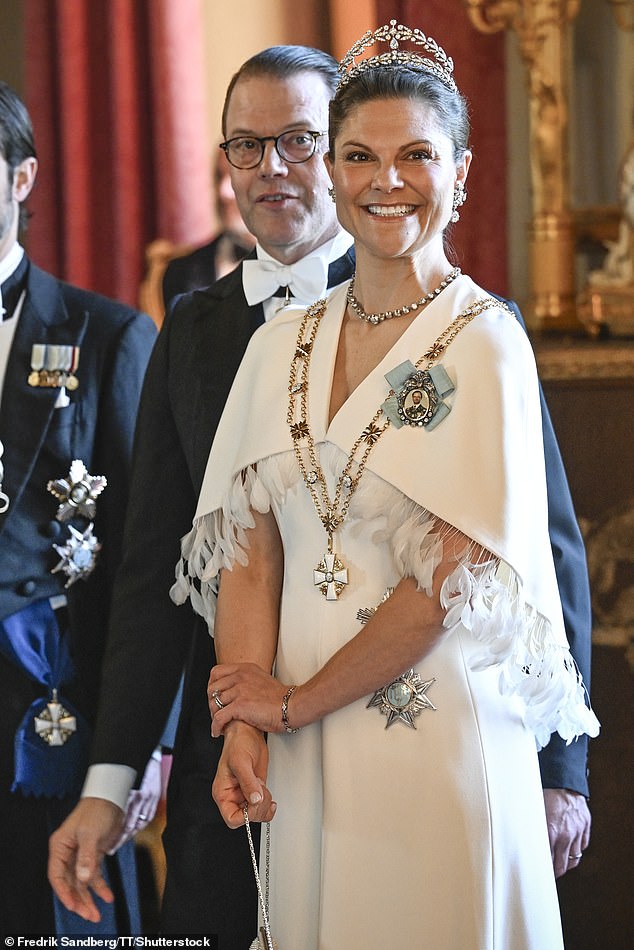 On Tuesday night, Victoria was the picture of elegance as she and her husband arrived at a gala dinner for the Finnish presidential couple.