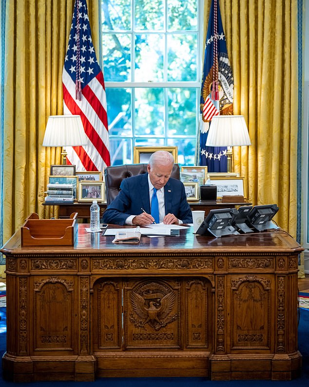 Former President Donald Trump suggested that President Joe Biden defecated on the Resolute Desk during his remarks at a dinner in Palm Beach.