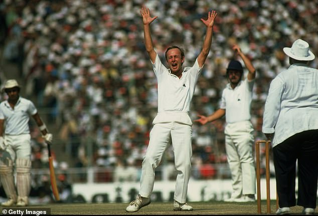 Former England and Kent bowler Derek Underwood has died aged 78.
