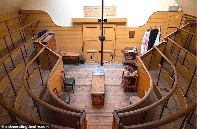 Visitors can take a 52-step spiral staircase to admire this semi-circular operating room located in the attic of St. Thomas Church.