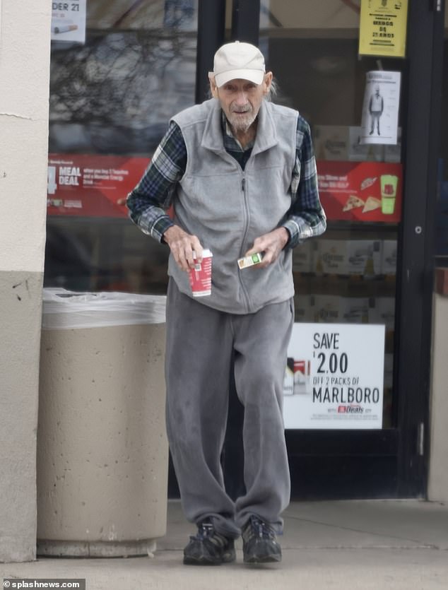 Reclusive actor Gene Hackman has been spotted grabbing an apple pie and a cup of coffee at a gas station in New Mexico.