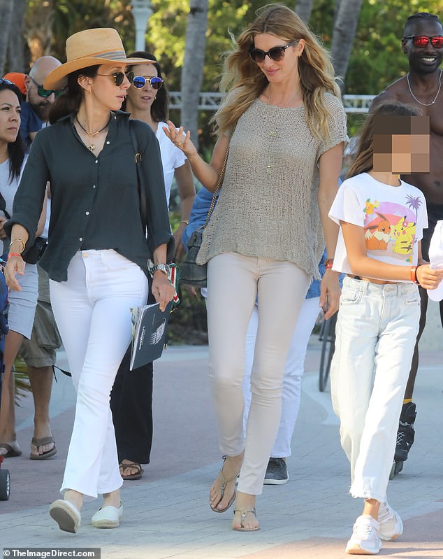 Gisele Bundchen radiated Floridian elegance as she was spotted enjoying an outing with some of her loved ones in Miami this week.