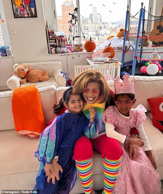 In addition to giant teddy bears, books and a telescope, Hoda also has a trampoline in the open living room.