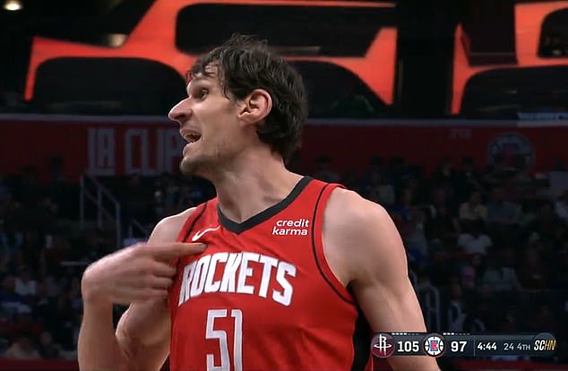 Houston's Boban Marjanovic intentionally missed a free throw to earn Clippers fans free chicken