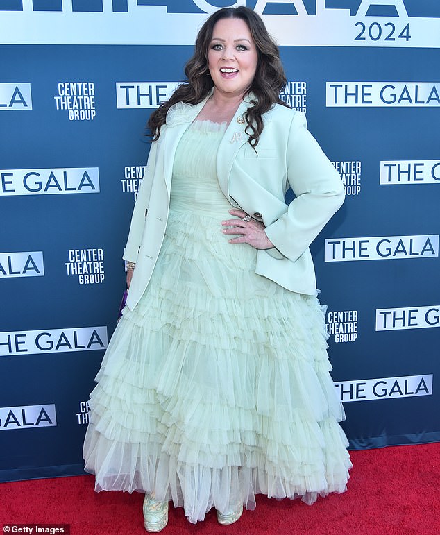 Melissa McCarthy stepped up to a gala in Los Angeles this weekend in a glamorous mint green dress and looked once again slim and superb.