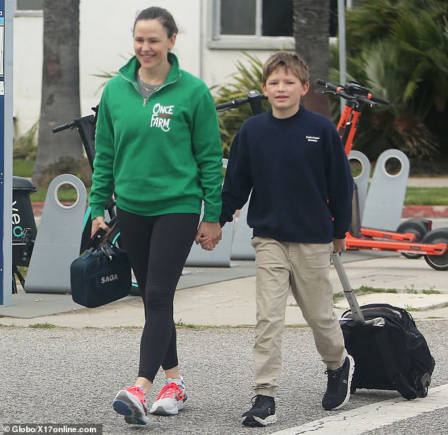 Jennifer Garner seemed to be in great spirits while taking her son Samuel to school in Santa Monica on Thursday morning.