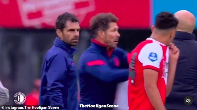 Atlético de Madrid coach Diego Simeone tried to fight with Slot after a friendly in 2021