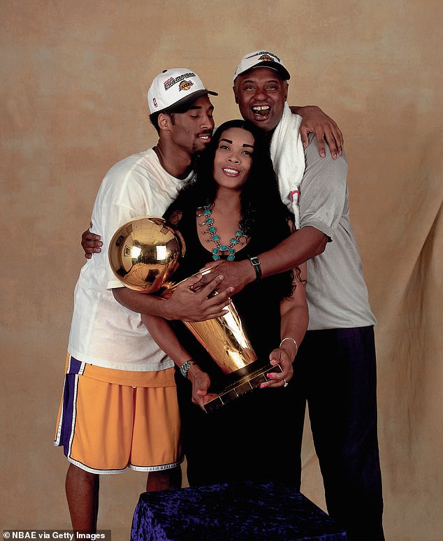 A specially made copy of a 2000 NBA title ring that Kobe Bryant gave to his parents is for sale