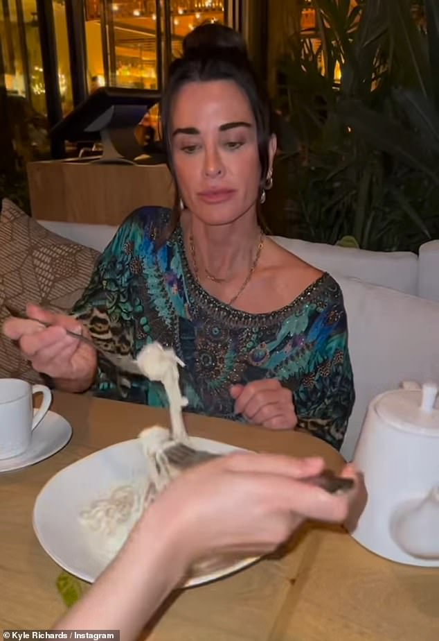 Kyle Richards, 55, took to Instagram to show off his relaxing vacation in Los Cabos, Mexico, at the Chileno Bay Resort with his two oldest daughters on Saturday.