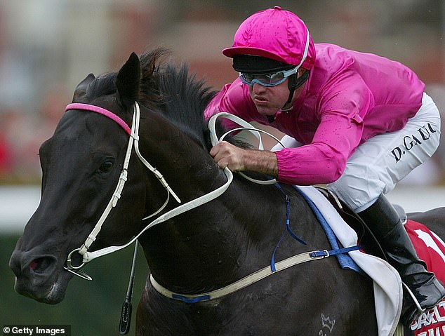 Lonhro, one of Australia's most popular horses, has died aged 25.  Darren Beadman is shown riding him to victory in 2004.