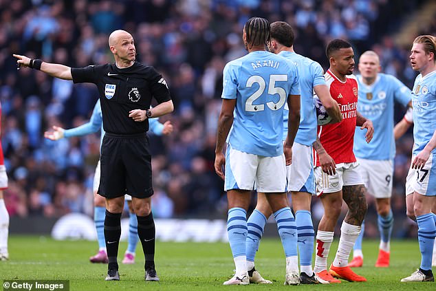 Manuel Akanji questioned Anthony Taylor's performance in Manchester City's draw against Arsenal