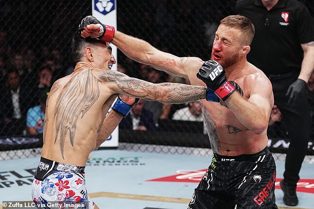 Max Holloway KNOWS Justin Gaethje in the last second of