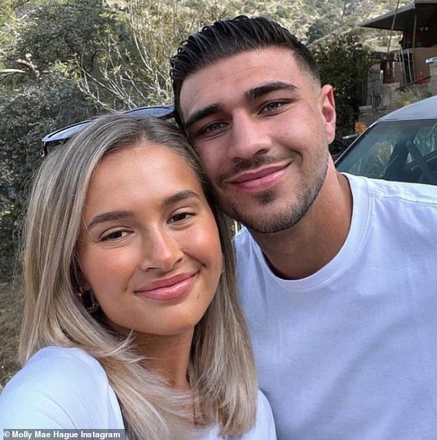 She seemed completely relaxed as she spent some quality time with her family after she revealed earlier this week that she and Tommy were recently in a car accident near their home.