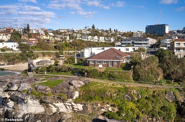 Plans have been revealed for the house to replace Lang Syne (pictured) which overlooked Sydney's Tamarama Beach before it was demolished.