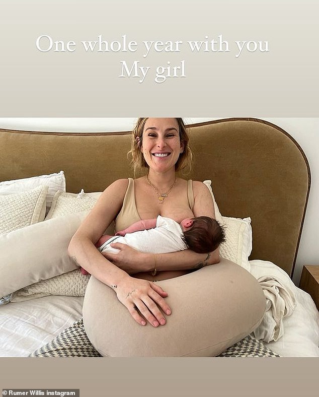 It's a big day at Rumer Willis' house, his daughter Louetta Isley turns one!  The proud mom marked the occasion with a post on her Instagram Stories.  Rumer has a big smile on her face and she captioned the photo: 'One year with you my girl.'
