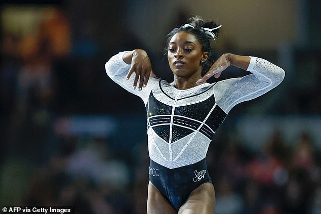 Biles performs during the 2023 US Classic, outside Chicago, in front of a packed crowd