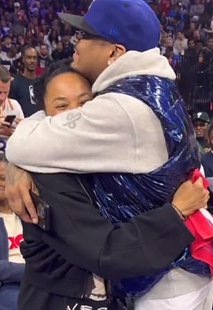 Dawn Staley hugged Allen Iverson before Game 4 of the Knicks-76ers series