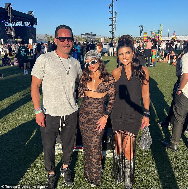 Luis Ruelas, Milania Guidice and Teresa Giudice took a family photo during the second weekend of Coachella