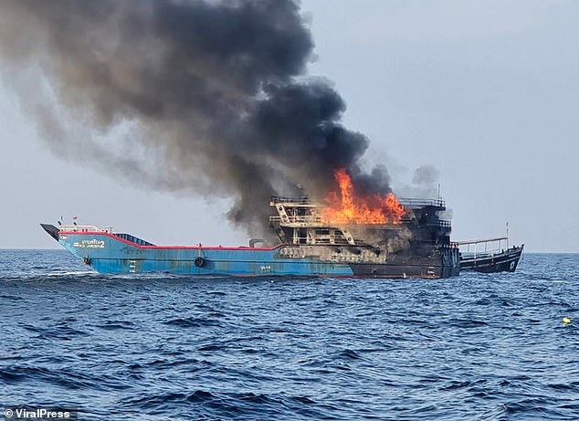 The Ko Jaroen 2 ferry caught fire this morning while heading towards Ko Toh, nicknamed 'Island of Death'